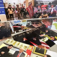 immagine per Matteo Costanzo, American Drumpf al TOMAV - particolare