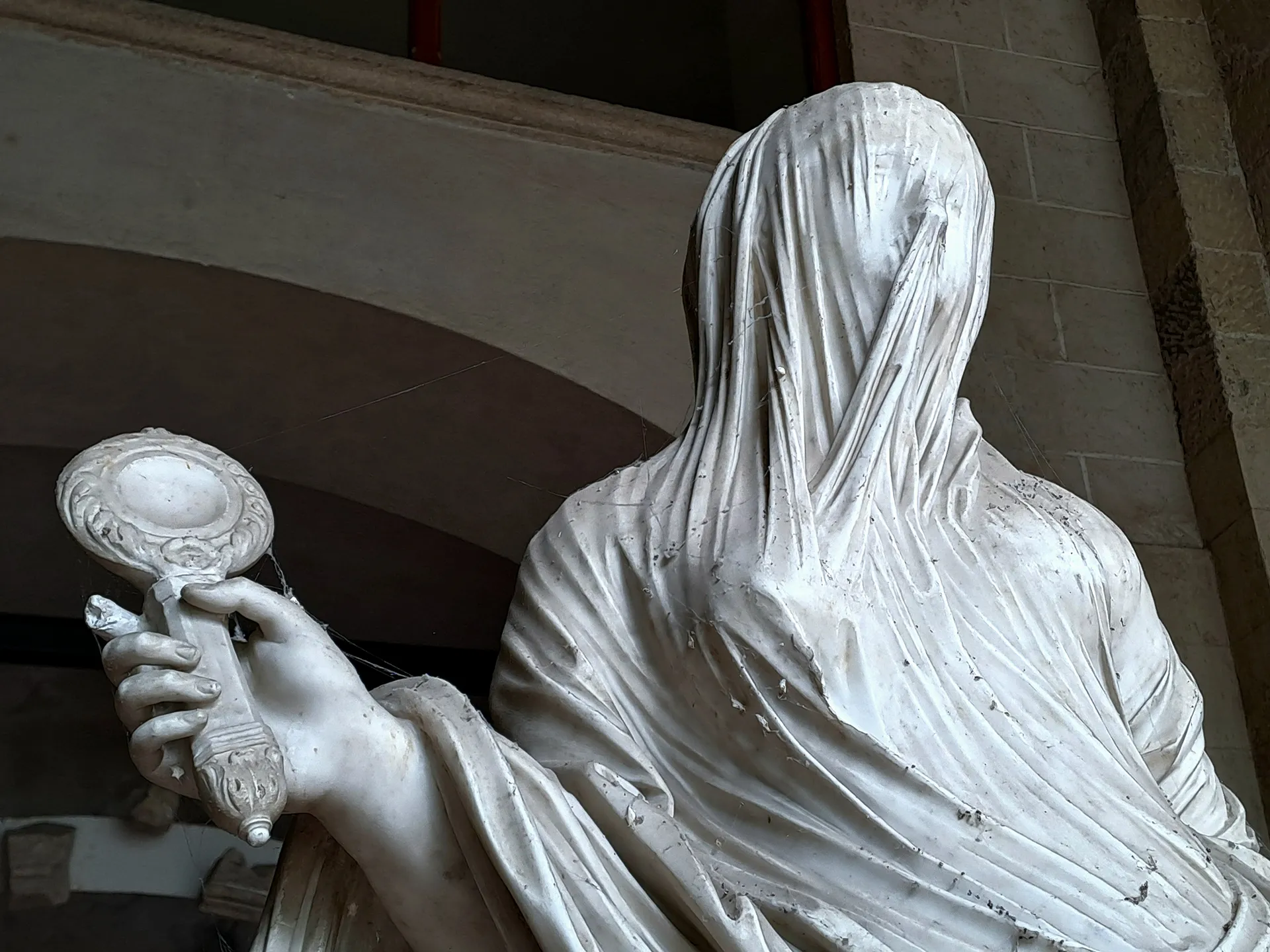 immagine per 10.Sotterranei Gotici-Museo di San Martino- Allegoria Velata (XVIII sec)- ph Enza Monetti