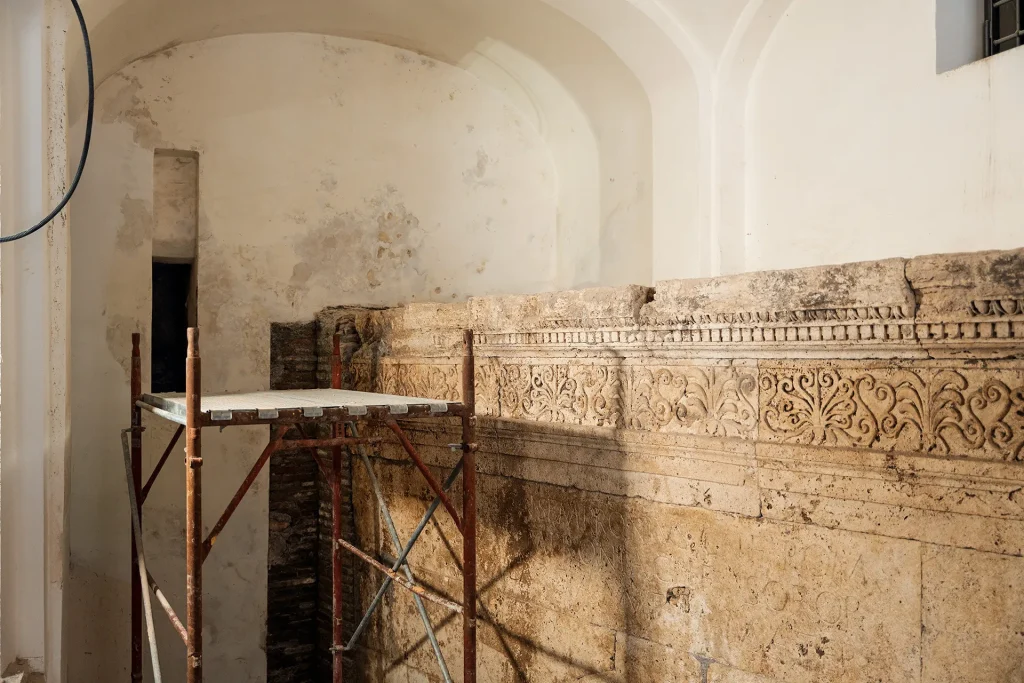immagine per Palazzo San Felice - Sepolcro dei Sempronii durante i lavori