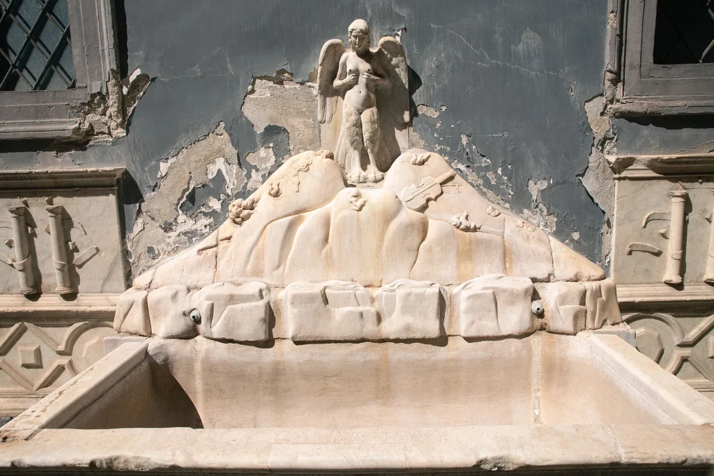 immagine per 2.Fontana Spina Corona -ph Carmine Covino