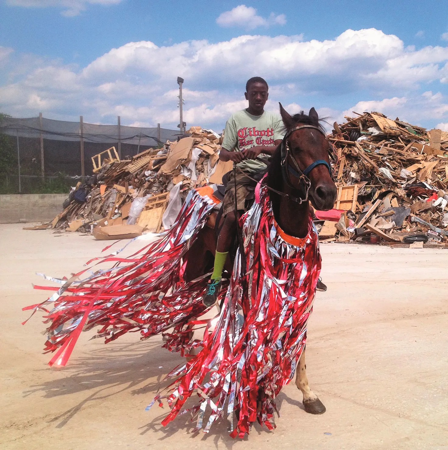 immagine per Horse Day, 2014. Color photograph. Photo by Lucia Thomé. © Mohamed Bourouissa ADAGP Courtesy of Mennour Archives, Paris