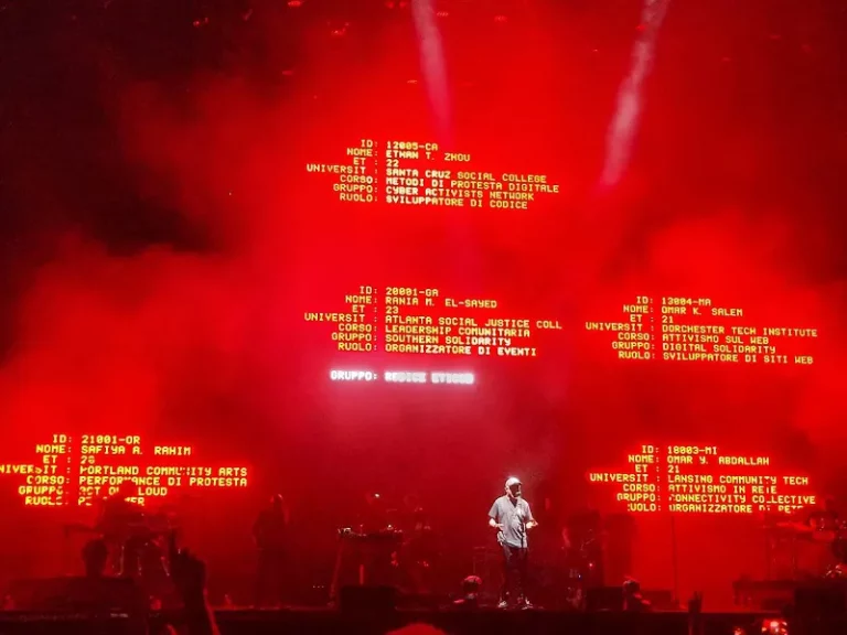 immagine per I Massive Attack sono il nostro Black Mirror
