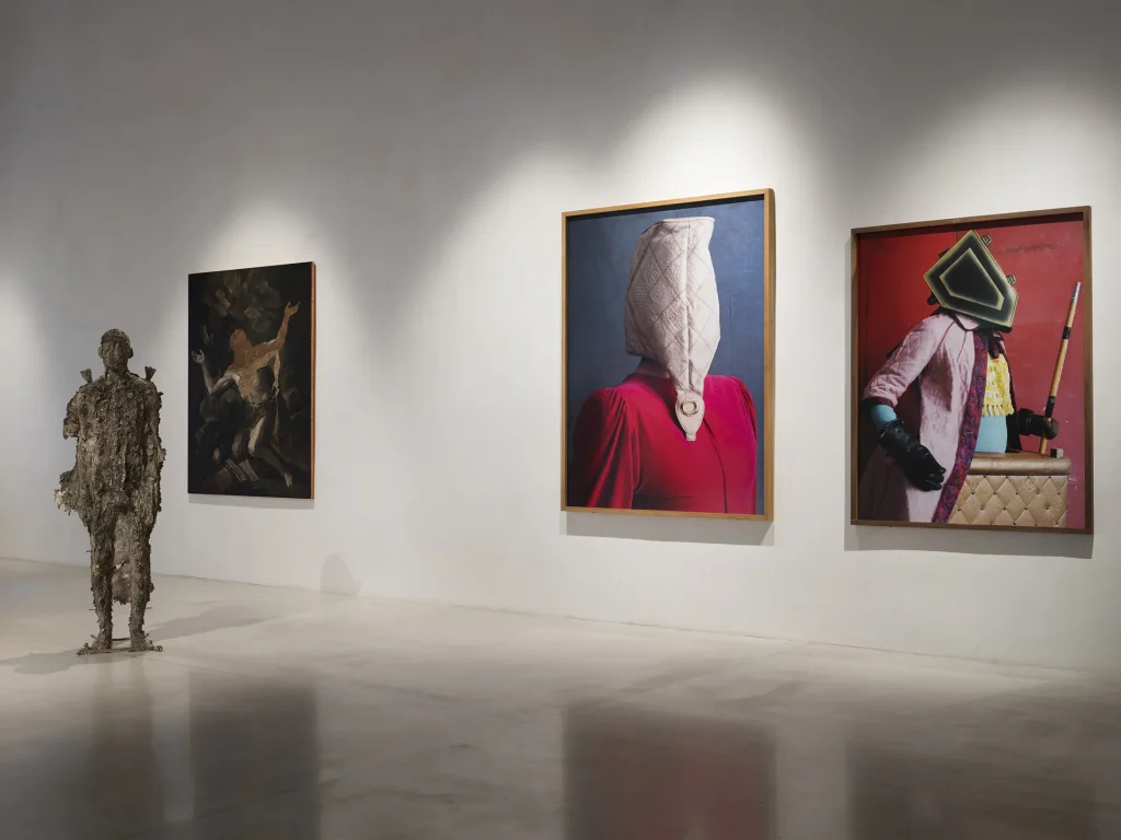 immagine per Damnatio Figuræ. Dalla negazione dell’immagine al ritratto, installation view, 2025. Foto: Ugo Carmeni