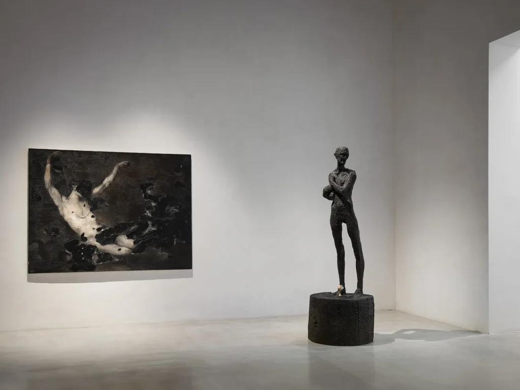 immagine per Damnatio Figuræ. Dalla negazione dell’immagine al ritratto, installation view, 2025. Foto: Ugo Carmeni