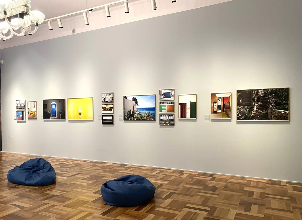 immagine per Gallerie d'Italia, Napoli - Daniele Ratti, Due cuori e una capanna - Panoramica mostra