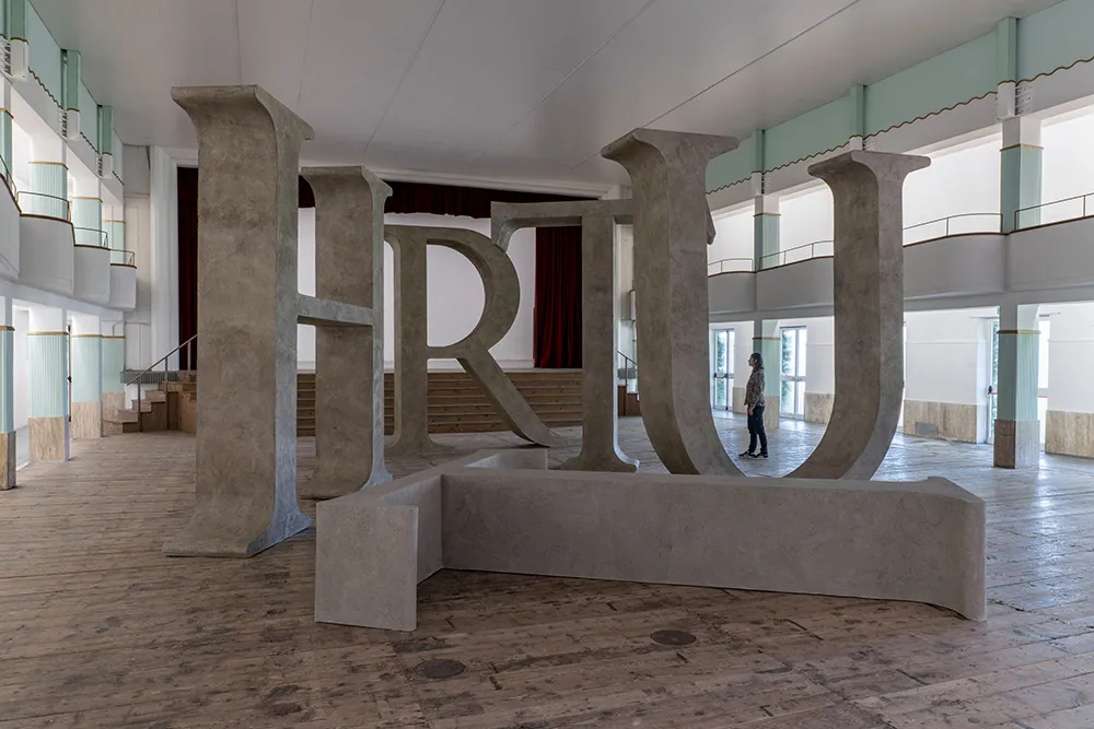 immagine per Shilpa Gupta, Truth, 2025. Photo courtesy Shilpa Gupta and Galleria Continua. Ph. Ela Bialkowska for OKNO Studio