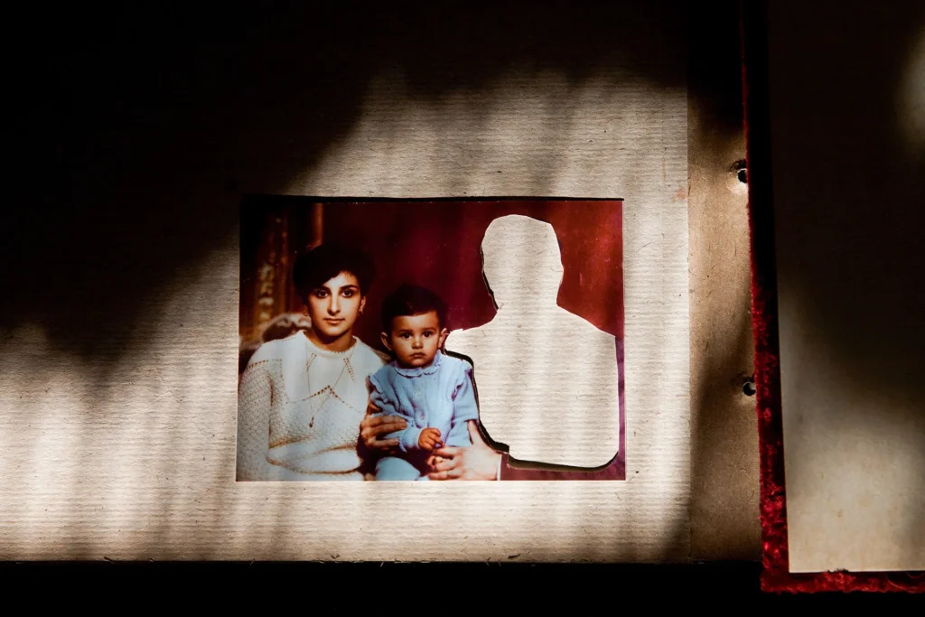 immagine per Diana Markosian. The Cut Out, Father series, 2014-2024. Courtesy of the artist.
