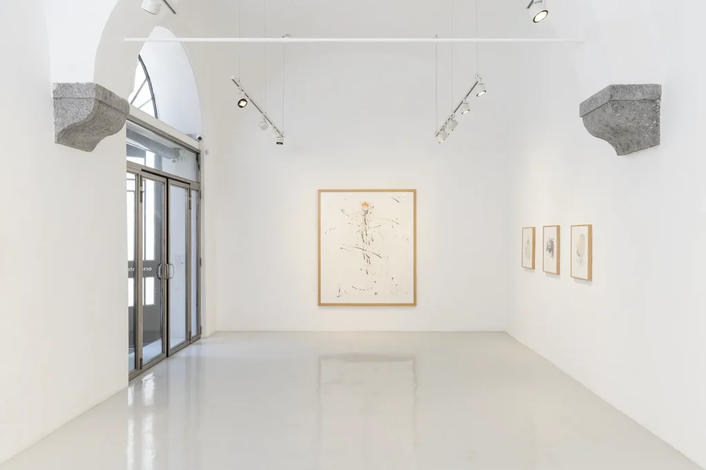 immagine per Rebecca Horn, Bodylandscape, installation view, Studio Trisorio, Napoli, 23 maggio – 30 settembre 2025. ph Francesco Squeglia, courtesy Studio Trisorio