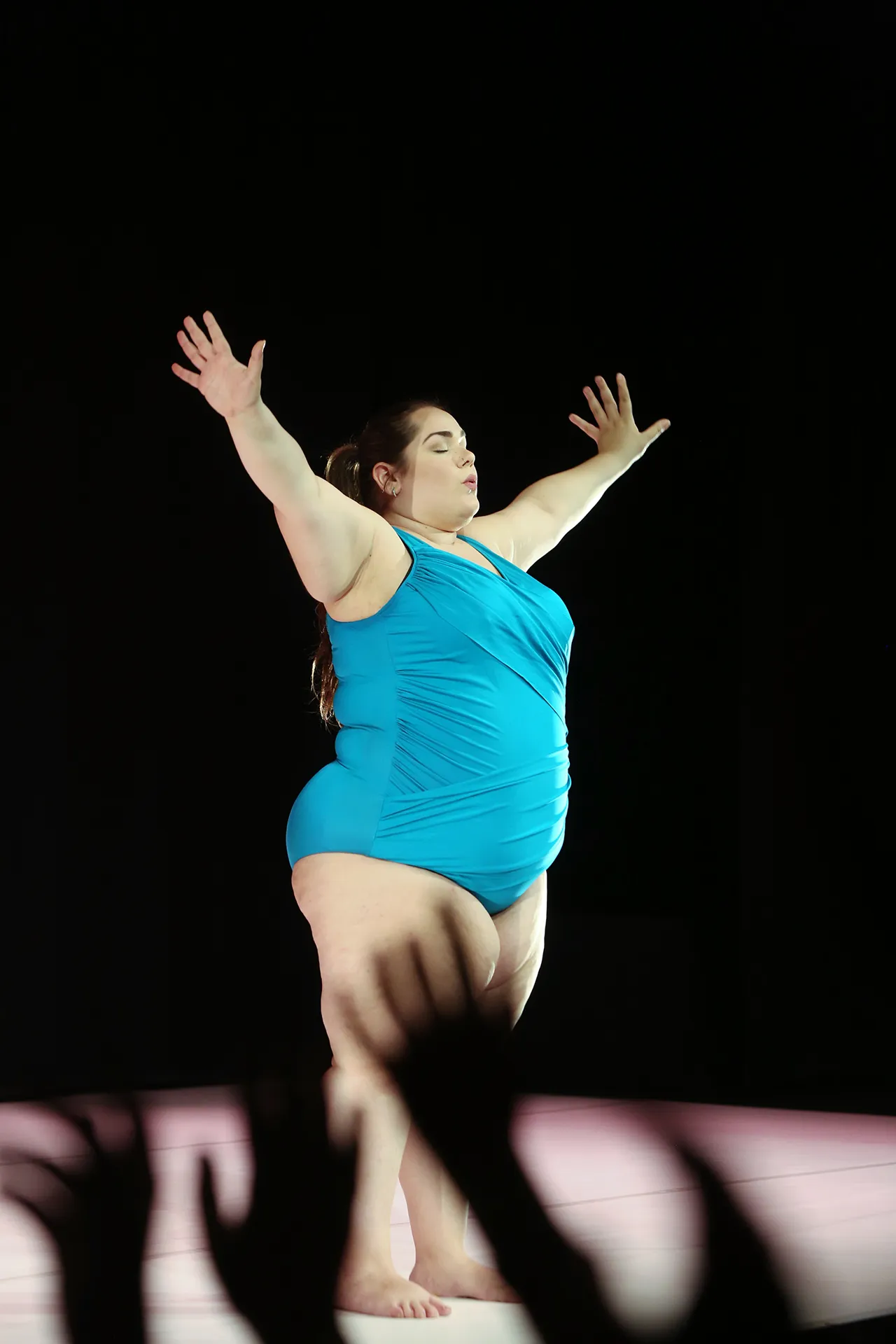 immagine per «R.OSA» diretto da Silvia Gribaudi con Claudia Marsicano - Slash Festival