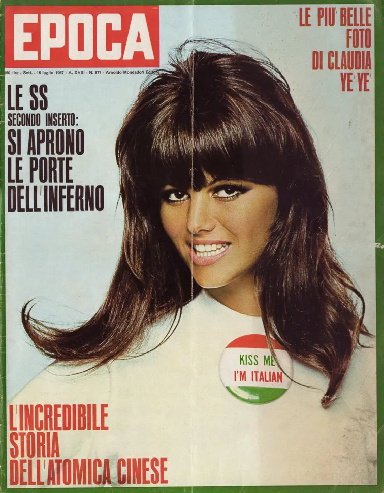 immagine per copertina Epoca, 07-16 - 1967 - v18 n.877 -con servizio con C. Cardinale, Frank ZAPPA &C -ph. R. Avedon