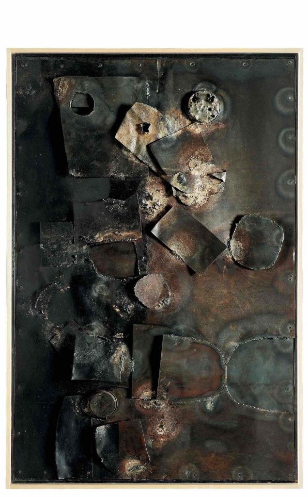 immagine per Alberto Burri Ferro F, 1 958 Ferro su tela 101.5 x 67.5 cm Collezione privata Foto: A Sarteanesi, Città di Castello (ç) Fondazione Palazzo Albizzini Collezione Burri, Città di Castello; 2025, Prolitteris, Zürich