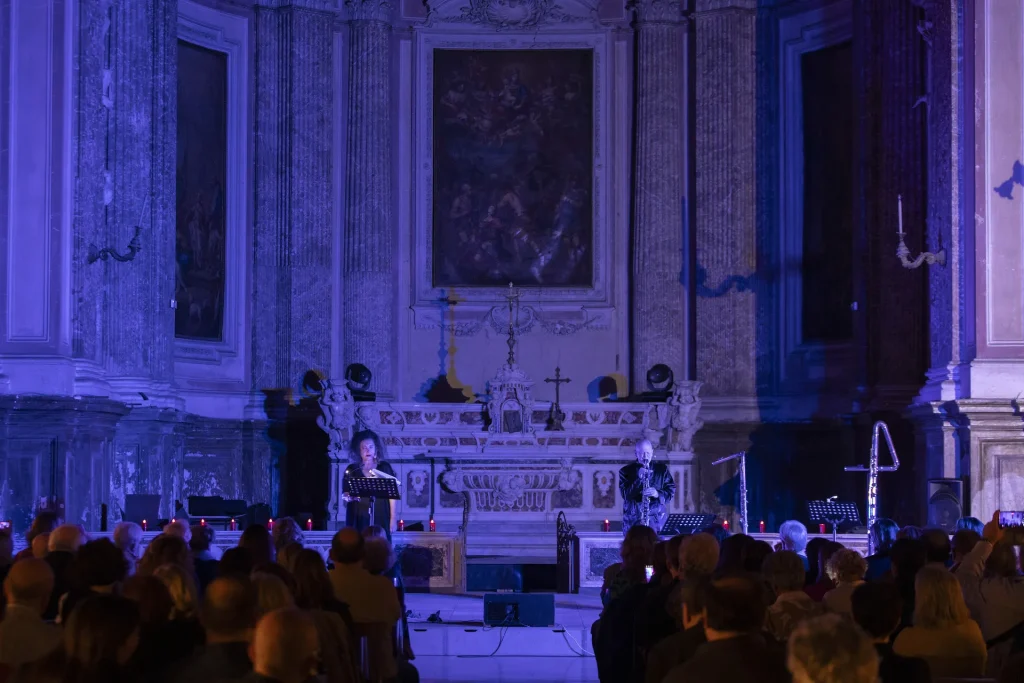 immagine per La performance Principessa di Iaia Forte con musiche di Alessandro Cerino. Chiesa di San Potito, 24 ottobre 2024. Ph credits Amedeo Benestante, Courtesy Art Days - Napoli Campania