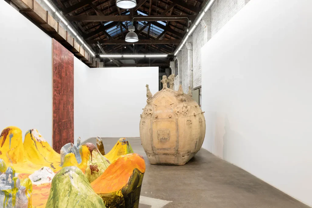 immagine per Ken Sortais, allestimento mostra Lo inverso è recíproco, 2025, Galeria Alegria, Barcellona.