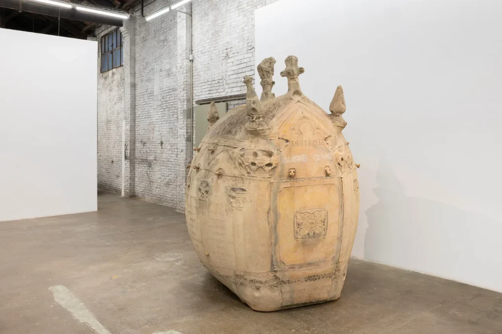 immagine per Ken Sortais, allestimento mostra Lo inverso è recíproco, 2025, Galeria Alegria, Barcellona.