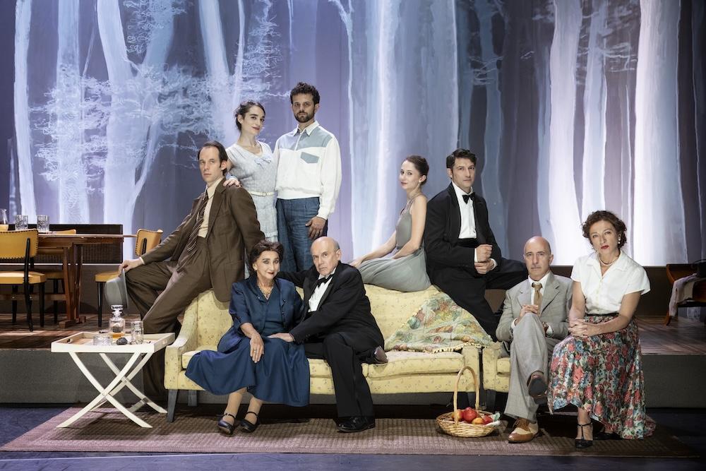immagine per Erano tutti miei figli, Teatro Elfo Puccini. foto di Laila Pozzo
