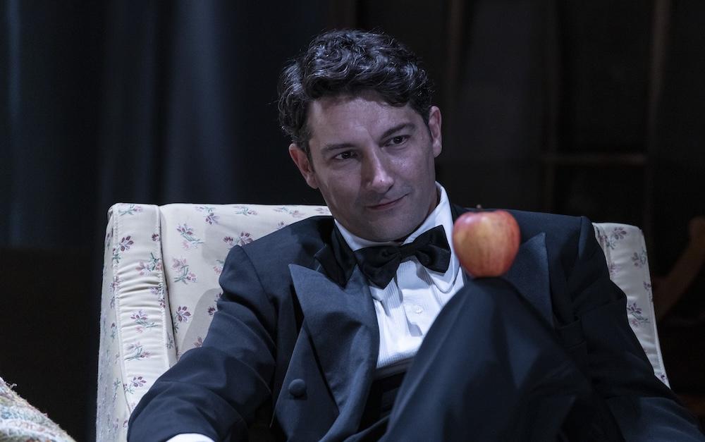 immagine per Erano tutti miei figli, Teatro Elfo Puccini. foto di Laila Pozzo