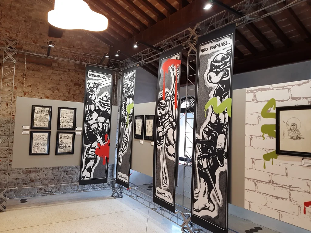immagine per Una delle sale espositive della retrospettiva sulle Teenage Ninja Turtles. ph Stefania Piu