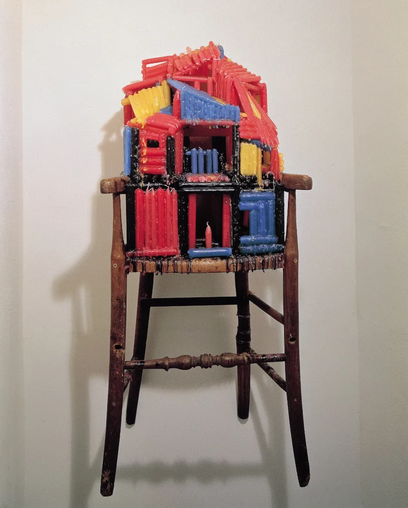 immagine per Chen Zhen, Un Village sans frontières, 2000, Chair and colored candles, 97 x 45 x 40 cm, Courtesy: GALLERIA CONTINUA, Copyright: © ADAGP, Paris, Photographer: Ela Bialkowska