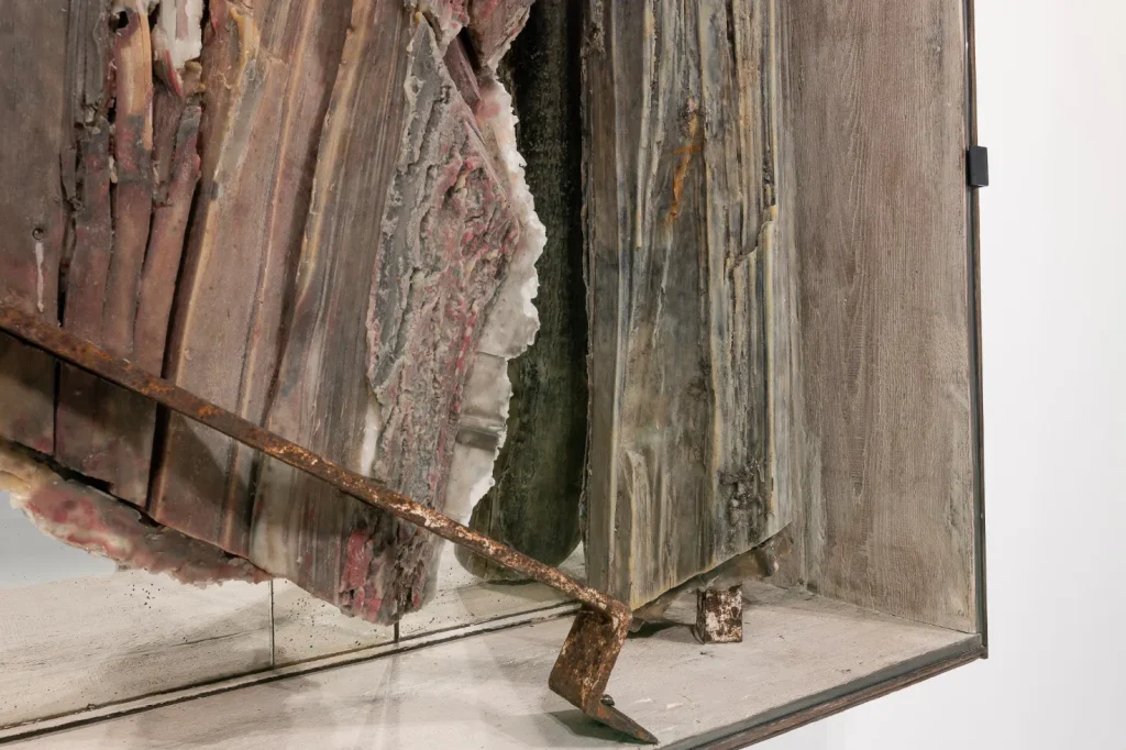 immagine per Berlinde de Bruyckere, Need, Galleria Continua, Paris (C) Hafid Lhachmi - ADAGP Paris