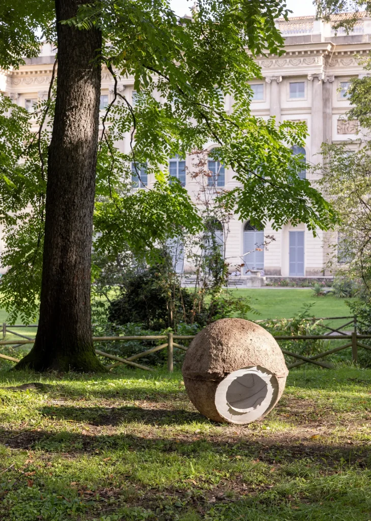 immagine per Furla Series - Sara Enrico. Under the Sun, Beyond the Skin, 2025. Installation view della mostra promossa da Fondazione Furla e GAM – Galleria d’Arte Moderna di Milano. Ph. Andrea Rossetti. Courtesy Fondazione Furla