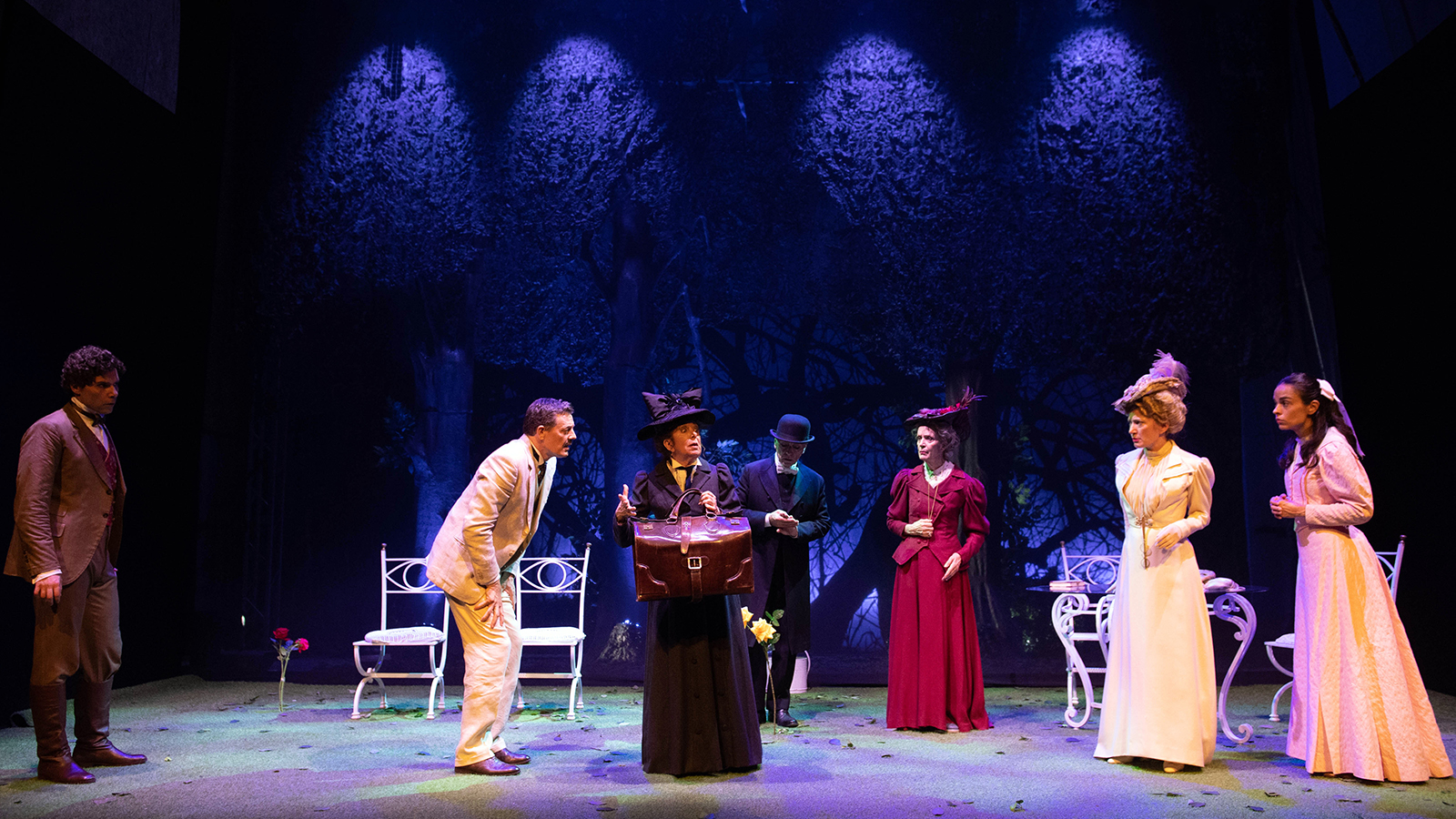 immagine per L’importanza di chiamarsi Ernesto, Teatro Franco Parenti, 2025. foto T. Le Pera