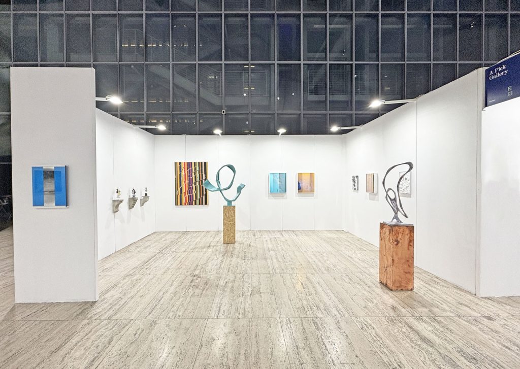 immagine per Panoramica stand A PICK GALLERY, Torino - opere di Jay Gard, Wolfgang Flad, Marco Tagliafico -Roma Arte in Nuvola 2025