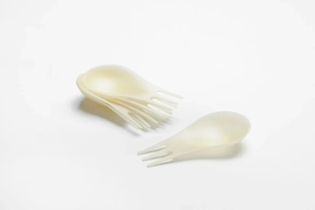 immagine per Posata monouso Moscardino realizzata in Mater-Bi Novamont
Design Giulio Iacchetti e Matteo Ragni, produzione Pandora Design, 2000.
Compasso d’Oro 2001.
Photo: Archivio ADI Design Museum