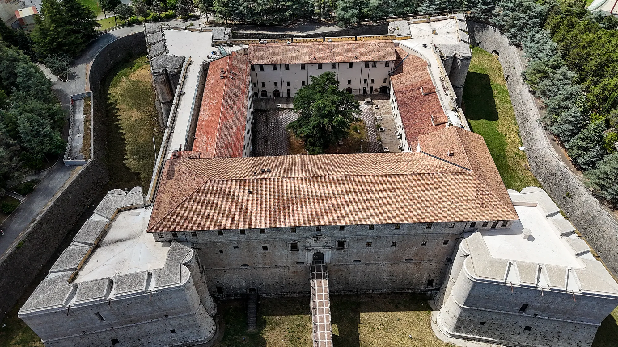immagine per Il Museo Nazionale d’abruzzo torna a casa, Castello cinquecentesco. Foto Marco Giugliarelli