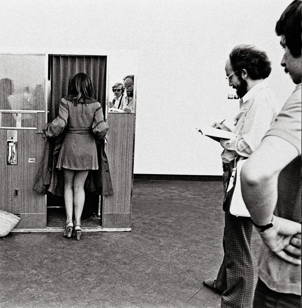 immagine per Franco Vaccari Lascia una traccia del tuo passaggio, Padiglione Italia, Biennale Venezia, 1972 -ph. Amedeo Benestante