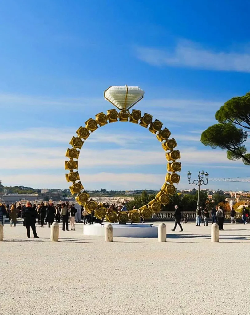 immagine per Joana Vasconcelos, Solitario, installazione, Terrazza del Pincio, Roma, 2025 -ph. di repertorio