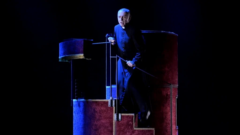immagine per La cerimonia del massaggio, di Alan Bennett. Regia di Roberto Piana e Angelo Curci, con Gianluca Ferrato. Teatro Elfo Puccini