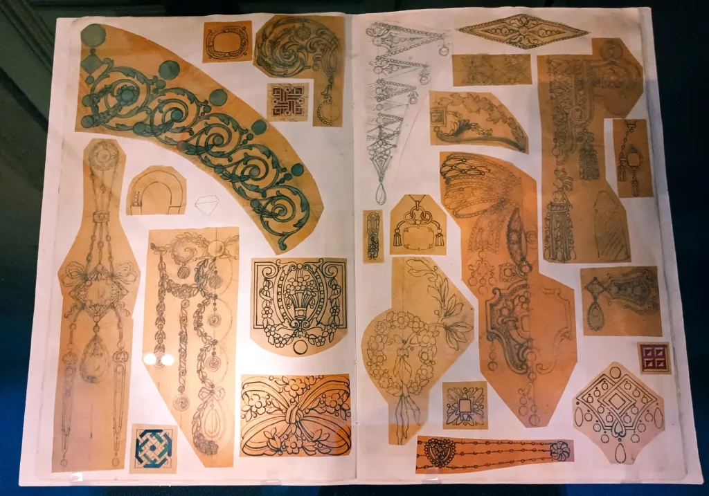 immagine per Quaderno di studi grafici in stile ghirlanda Cartier circa 1910. Foto di Stefania Piu