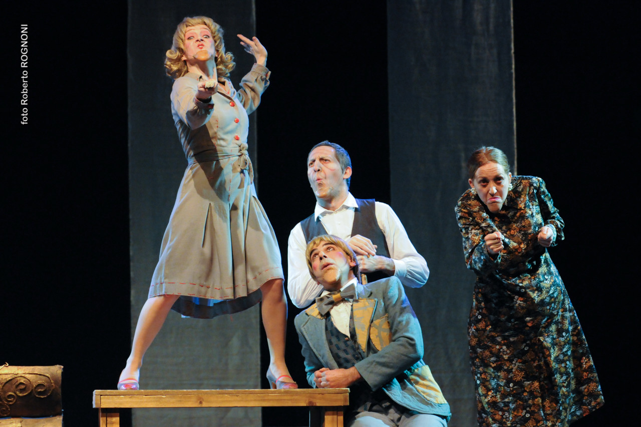 immagine per La Cagnotte, Teatro Litta Milano, foto Roberto Rognoni