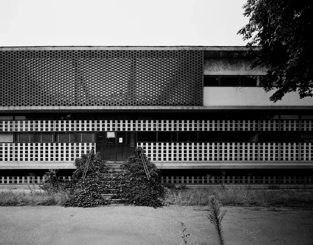 immagine per Dispensario Antitubercolare 1933-1938, Alessandria ph. Gabriele Basilico, 1990