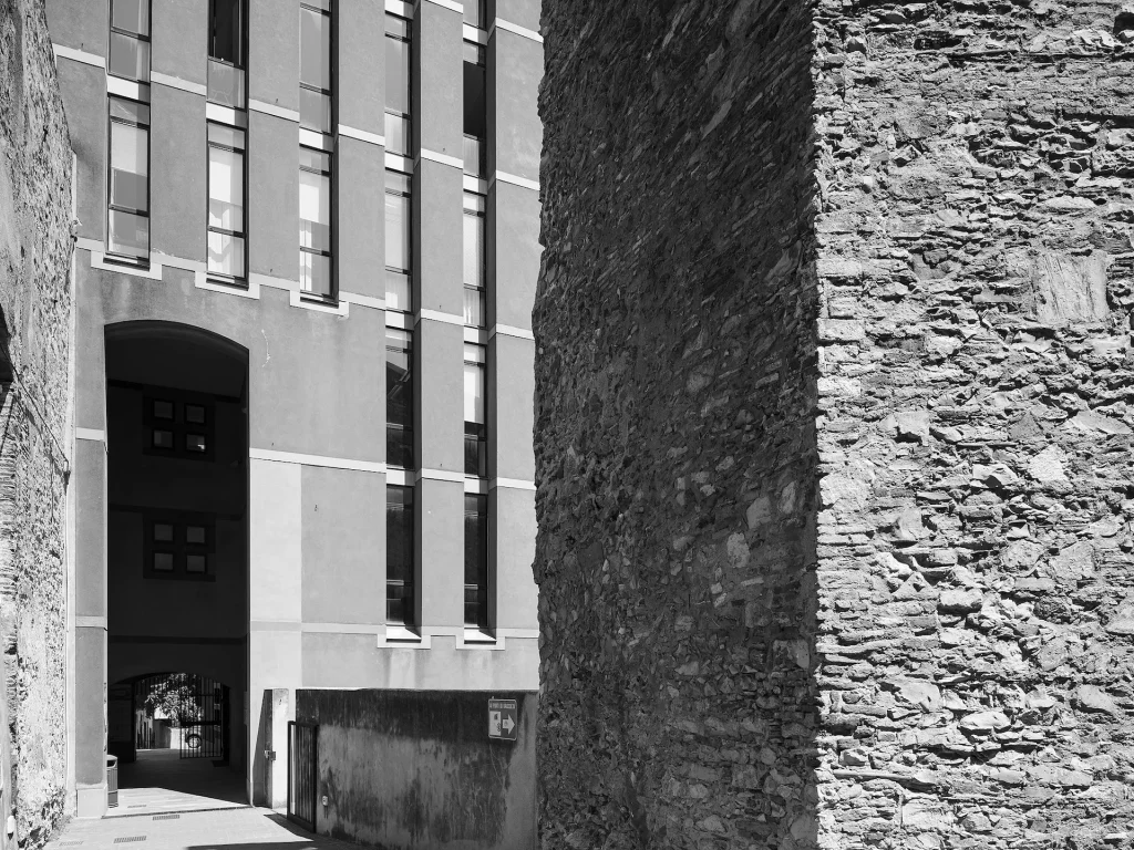 immagine per Facoltà di Architettura di Genova 1975-1989, Genova ph. Marco Introini - ingresso