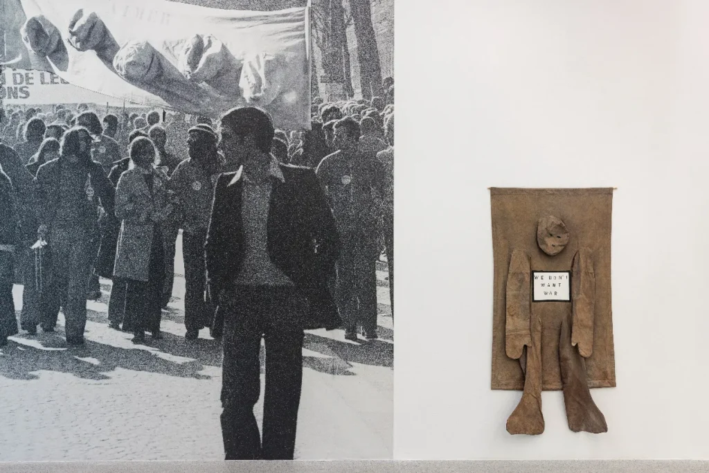 immagine per Nicola L., We Don’t Want War, c. 1974/1995. Courtesy of Nicola L. Collection and Archive and Alison Jacques, London. Photo: Luca Guadagnini.