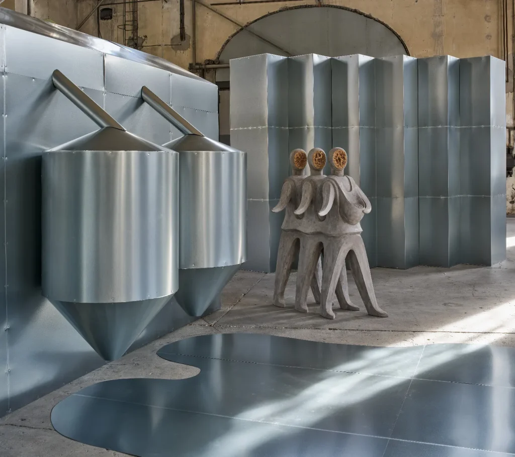 immagine per Anna Hulačová, Sowers (2025), veduta dell'installazione Bucolica, Kunstraum Dornbirn 2025. Ph Günter Richard Wett, © Anna Hulačová, per gentile concessione dell'artista e hunt kastner, Praga