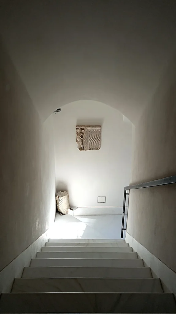 immagine per Palazzo delle Pietre scale.