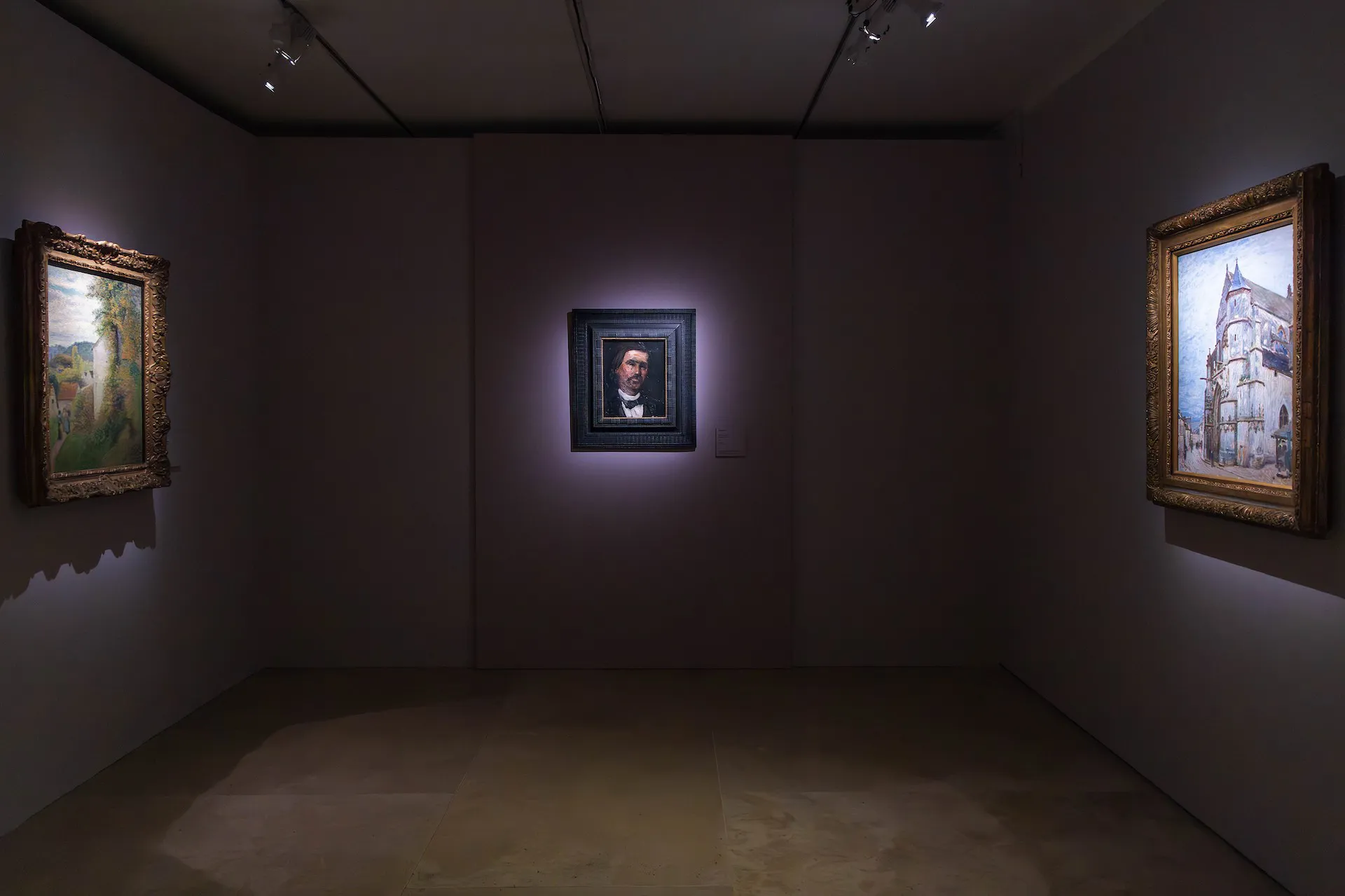 immagine per FIG. 11) Pissarro, Sisley e Paul Cézanne con Ritratto di uomo -dett. -mostra Impressionismo e Oltre -Ara Pacis RM -Ph. Monkeys Video Lab