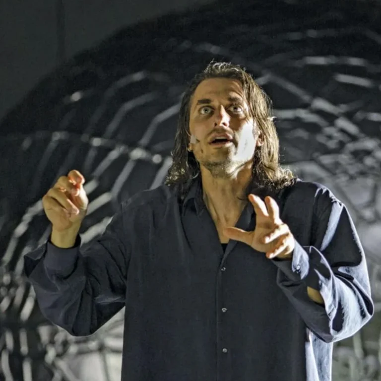 immagine per La cosmicomica vita di Q. Luca Marinelli porta in scena Calvino