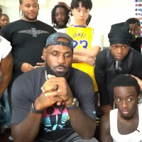 immagine per La nuova televisione è live: potere e fragilità dell’intrattenimento digitale