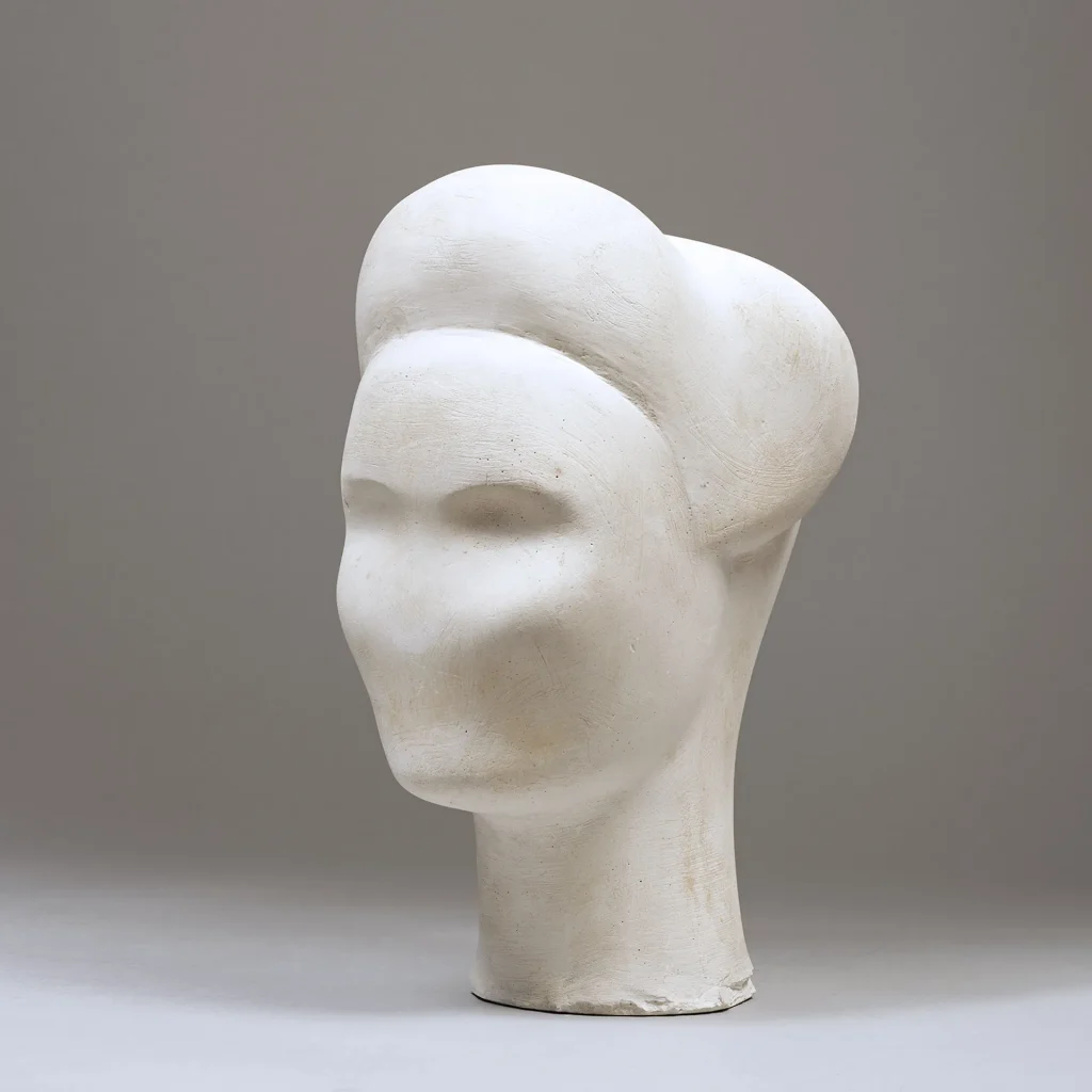 immagine per Testa di donna (con capigliatura) 1928-1930 Gesso cm 31 × 17,5 × 21,5