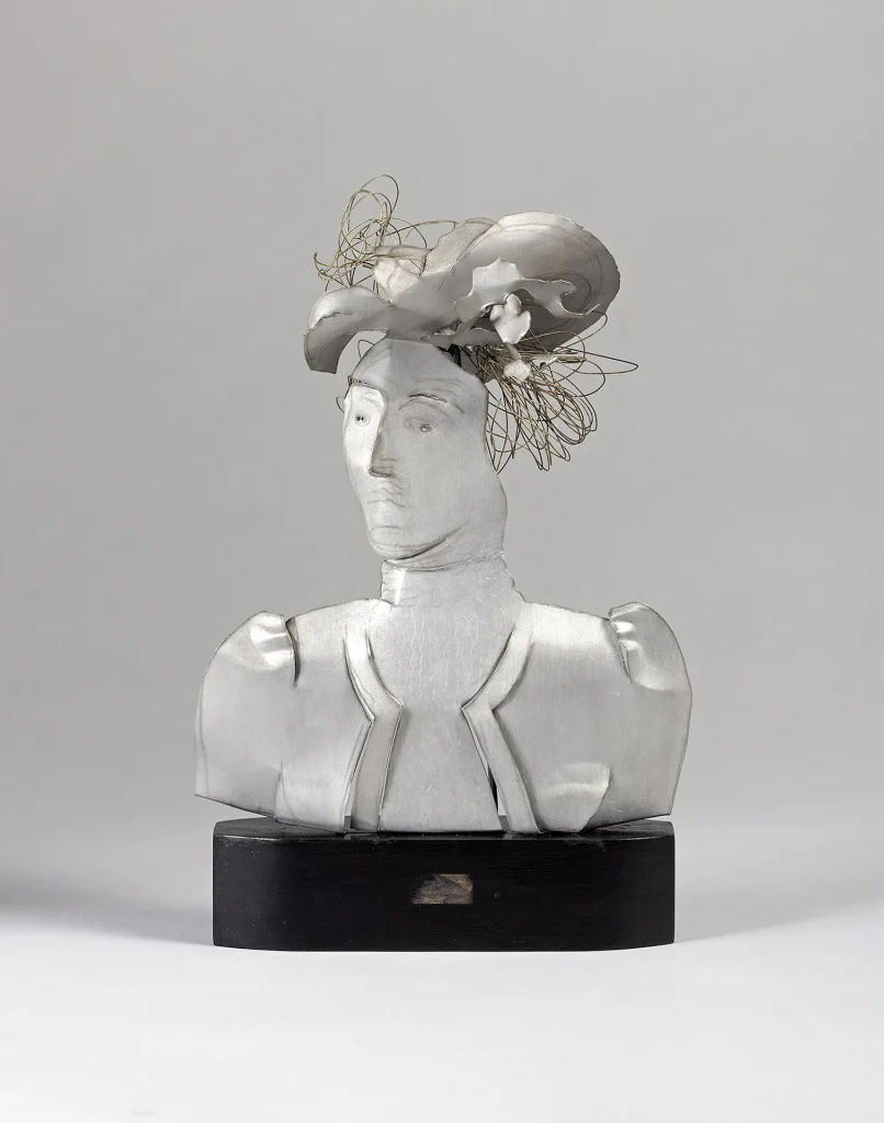 immagine per La signora provinciale (Signora dell’800) 1930-31 Alluminio e filo di ottone cm 27, 5 × 19 × 8,5