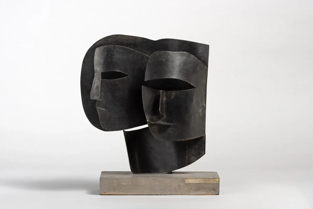 immagine per Maschera simultanea (Magia della stratosfera) 1939 Ferro, verniciatura cm 31,5 × 27,5 × 9,6
