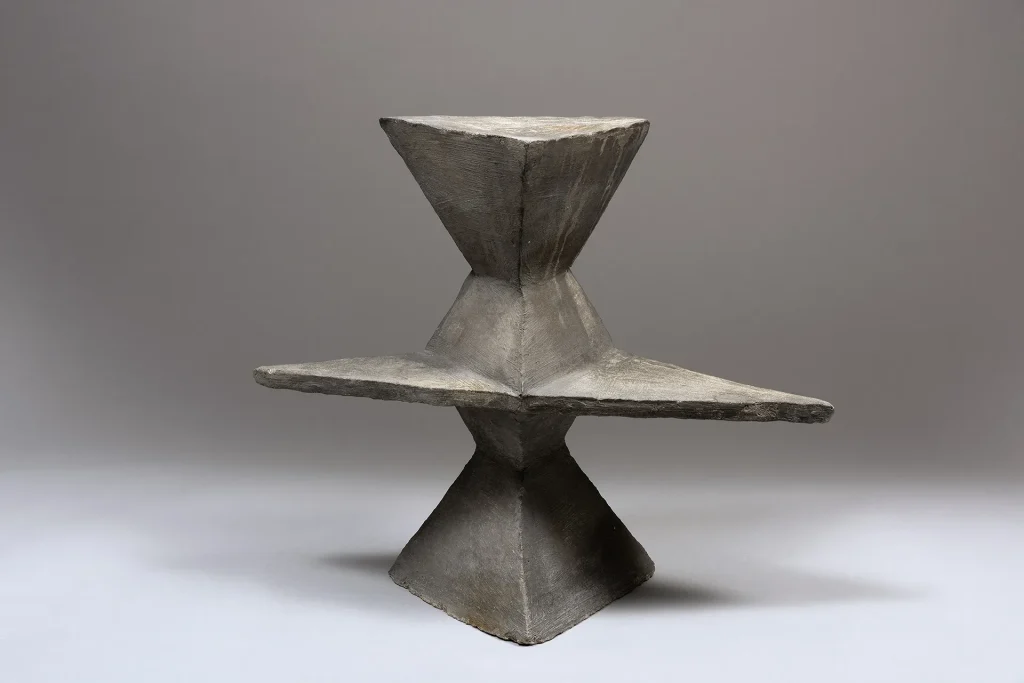 immagine per Scultura concreta a tre piramidi Cemento 1950 cm 37,5 × 45 × 8
