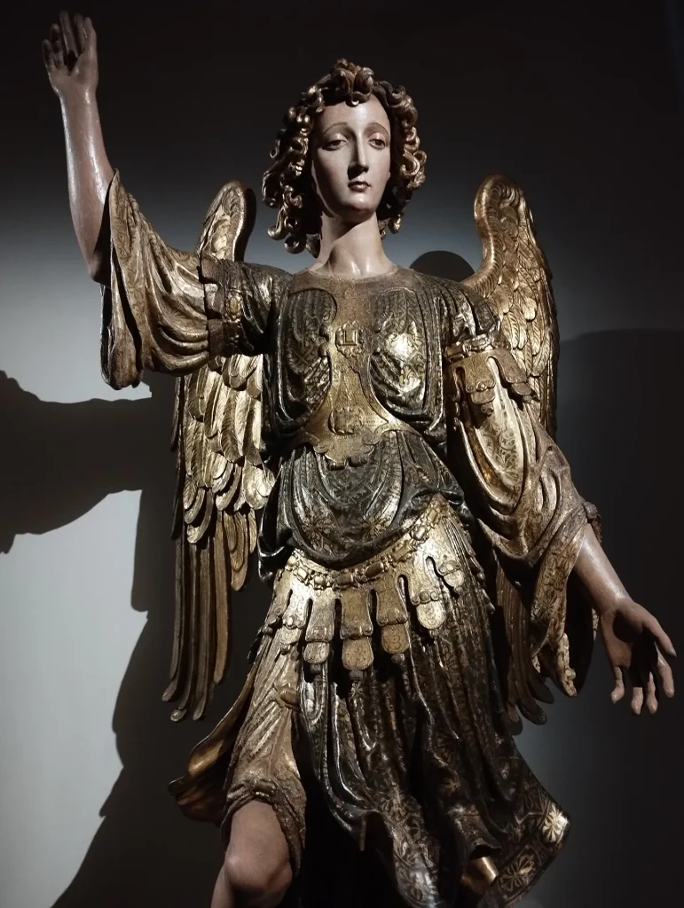 immagine per Aniello Stellato (?), Angelo custode, 1617 circa; legno intagliato, dorato e policromato, Genova, Museo di Sant'Agostino