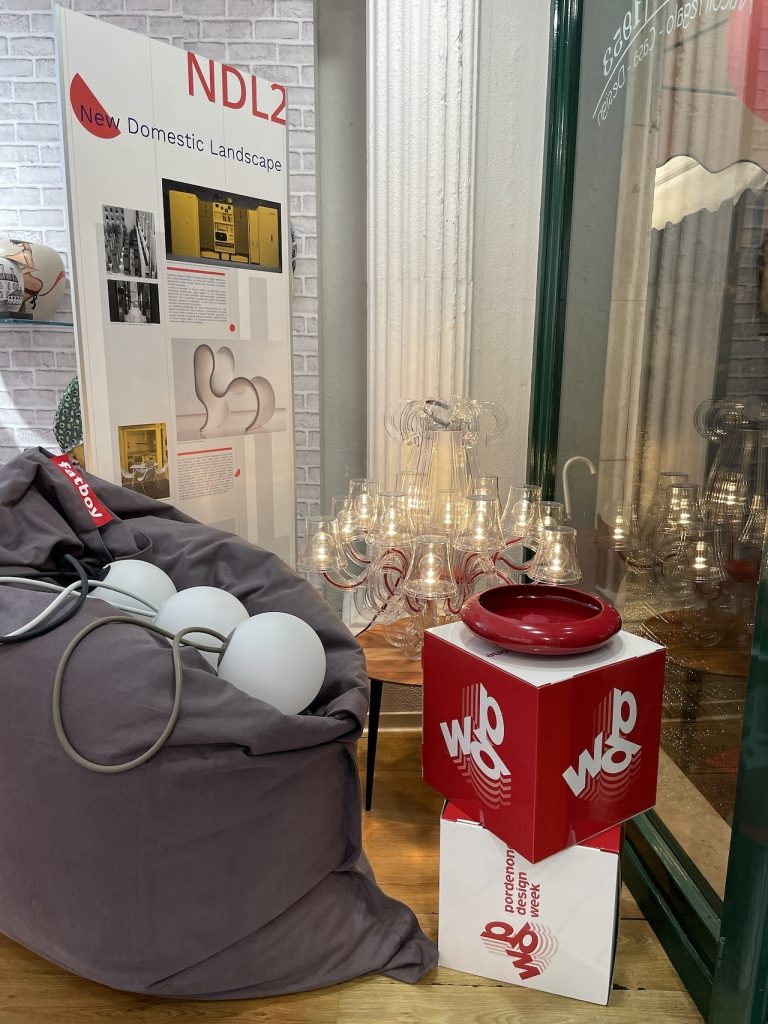 immagine per PDW25 Lezioni in vetrina e mostra diffusa