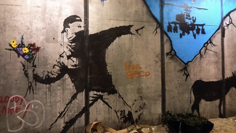 immagine per Chissenefrega della faccia di Banksy. Nel tempo svuotato della trasparenza