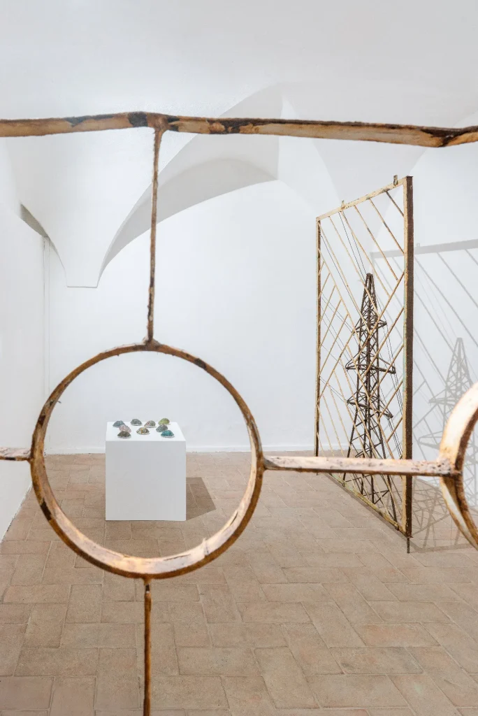immagine per Zhanna Kadyrova, vista della mostra Instrument 2025. Courtesy of the artist and GALLERIA CONTINUA. Ph. Ela Bialkowska, OKNO Studio.