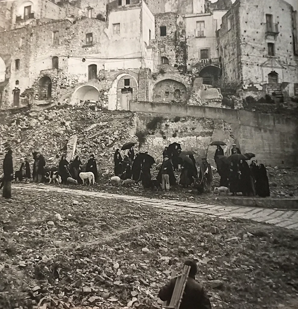 immagine per Set del film Cristo si è fermato a Eboli - 1978 - ph. Notarangelo
